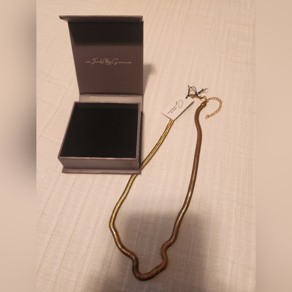 Gold Necklace. Jewelry By SUNAINA Approx 17". Non Tarnish. Lays Flat.